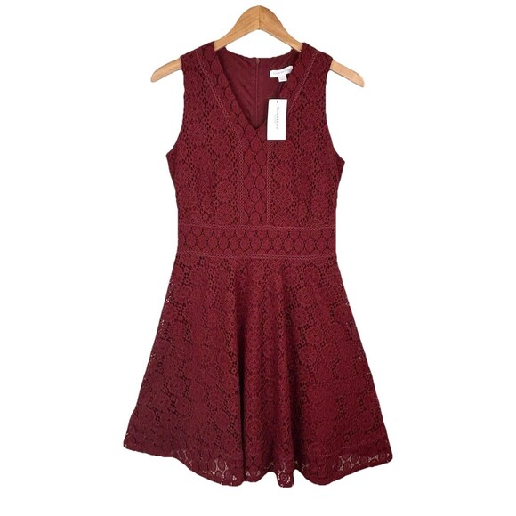 Women’s Petite PM Burgundy Red Lace Crochet V-Neck Fit & Flare Charter Club - Picture 1 of 3